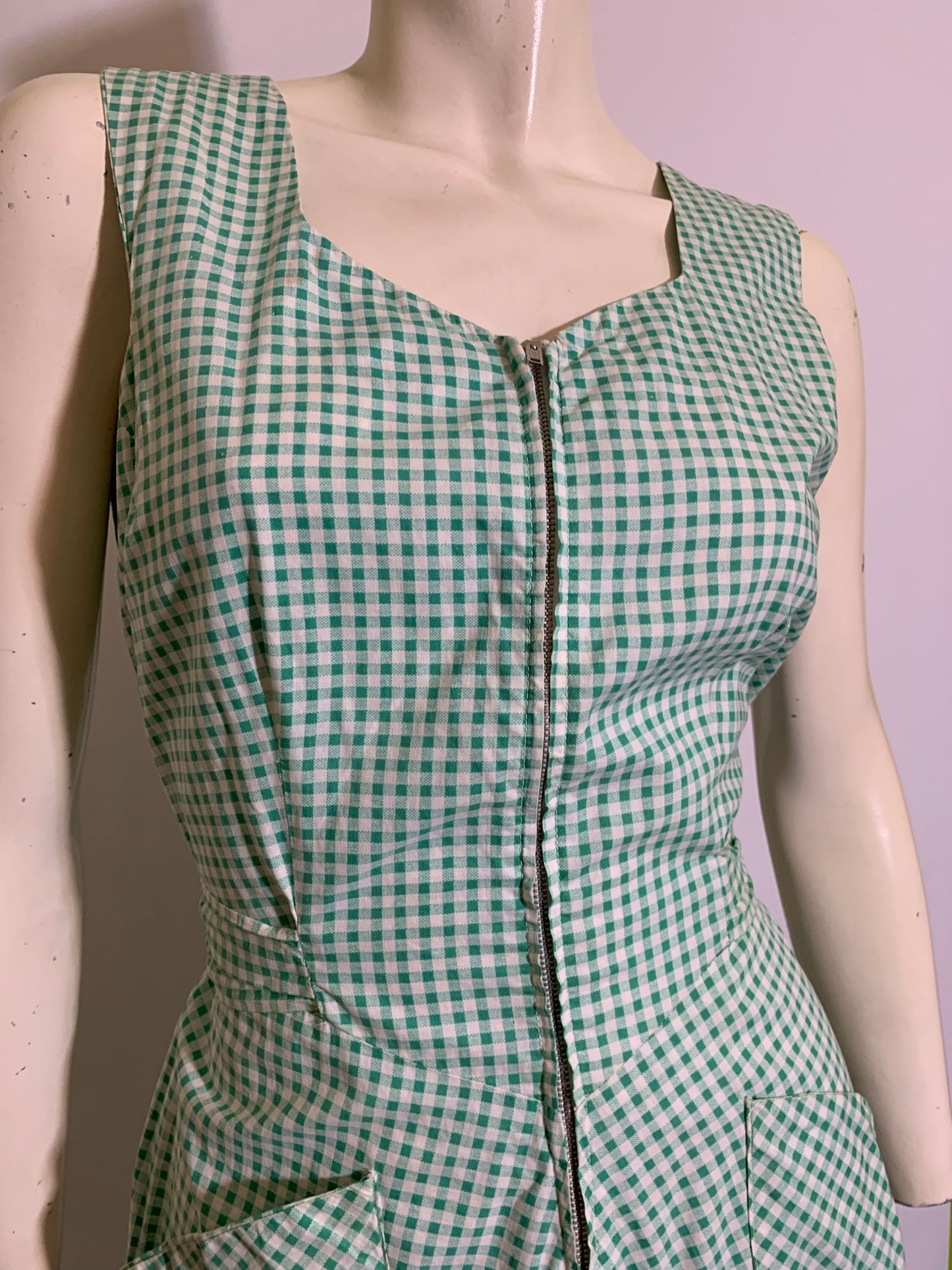 Grassy Green Gingham Cotton Day Dress with Zip Front circa 1940s