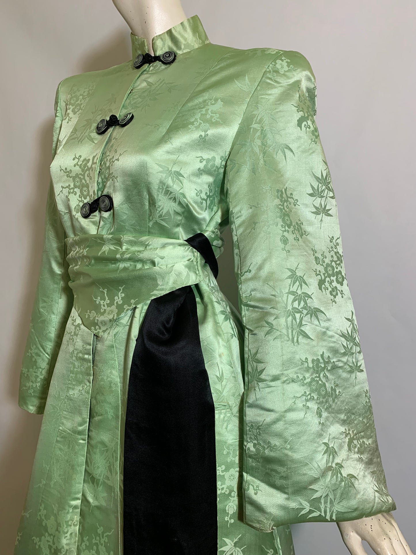 Seafoam Chinese Silk and Black Silk Charmeuse Bell Sleeve Dressing Gown Robe circa 1940s