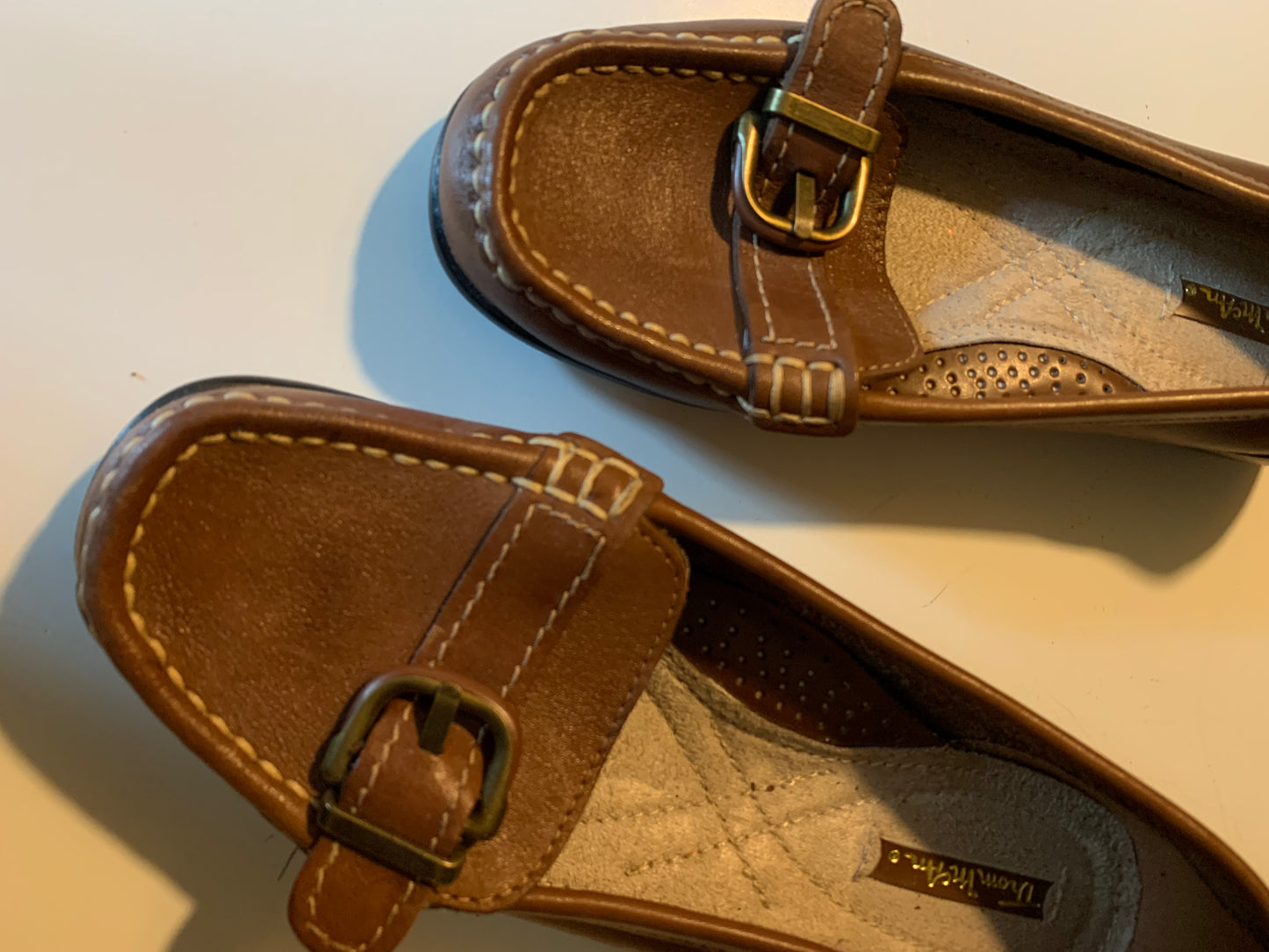 Classic Little Brown Buckle Topped Loafers circa 1980s sz 6