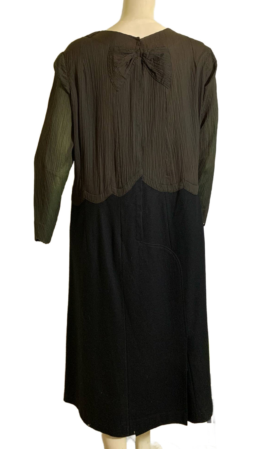 Crinkle Silk and Wool Black and Grey Dress with Velvet Accents circa 1920s