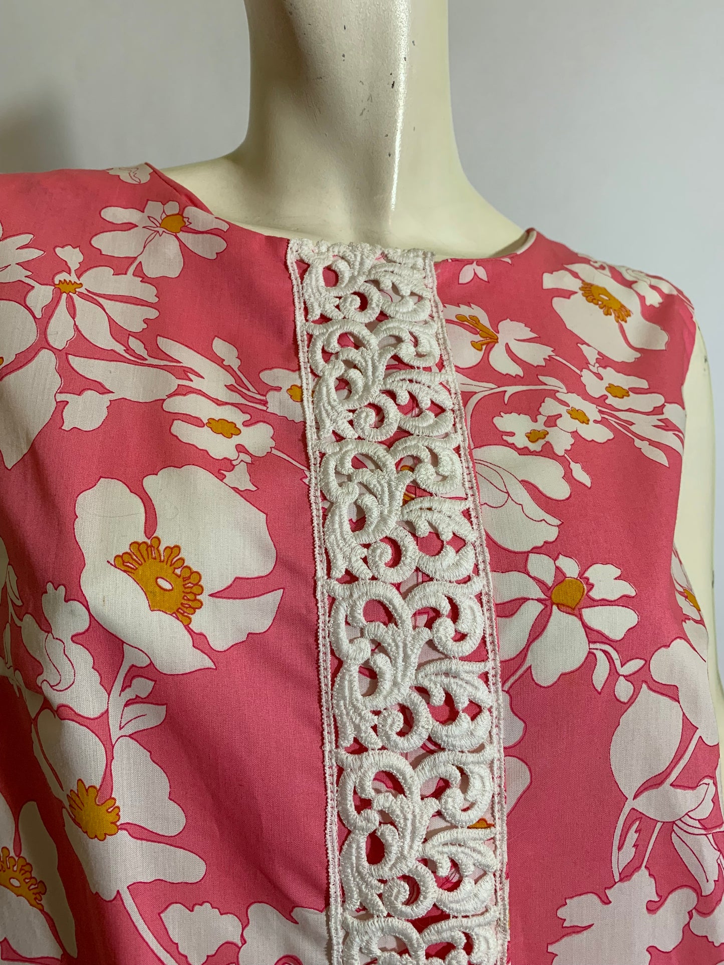 Pink and White Tropical Floral Print Scooter Shift Dress circa 1960s