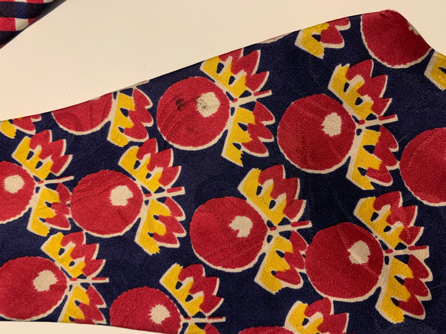 Abstract Flower Print & Gingham Silk Men's Tie circa 1940s