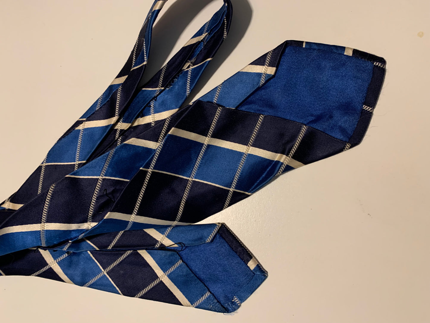 Blue Harlequin Design Silk Men's Tie circa 1940s