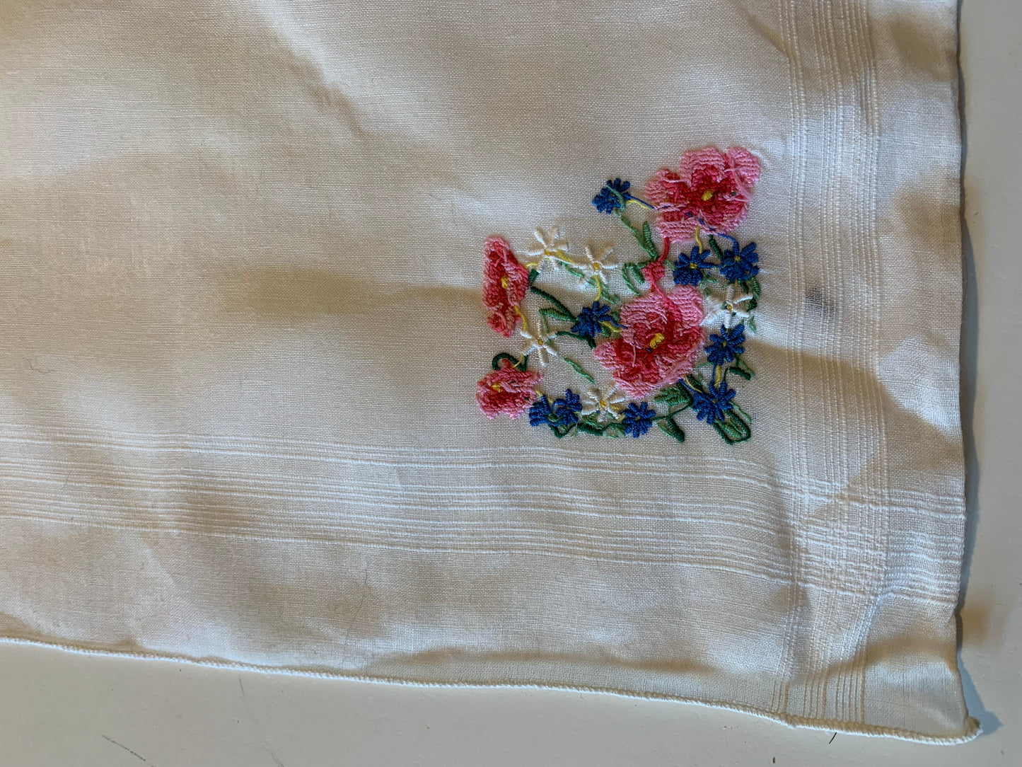 Pink Poppy Embroidered White Cotton Handkerchief circa 1960s