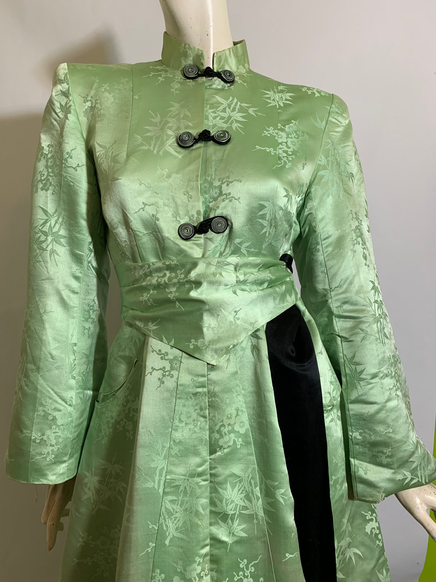 Seafoam Chinese Silk and Black Silk Charmeuse Bell Sleeve Dressing Gown Robe circa 1940s