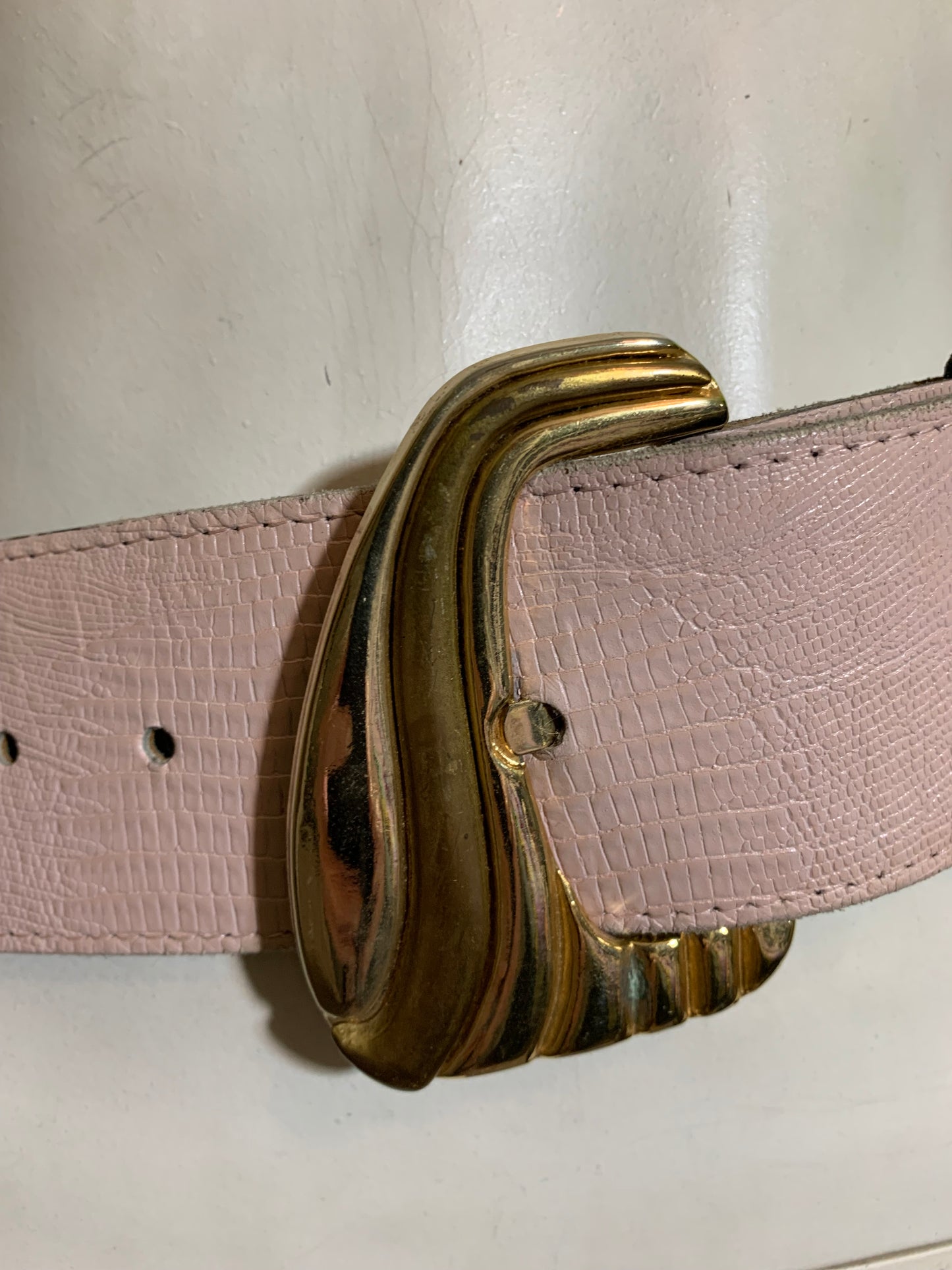 Wide Pink Lizard Textured Leather Belt circa 1980s