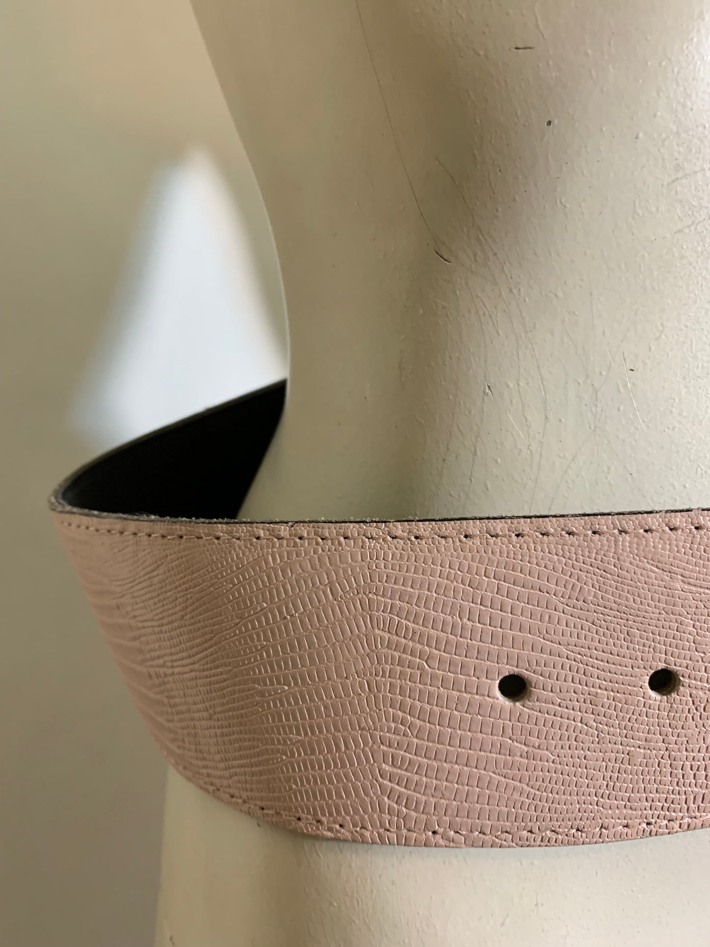 Wide Pink Lizard Textured Leather Belt circa 1980s