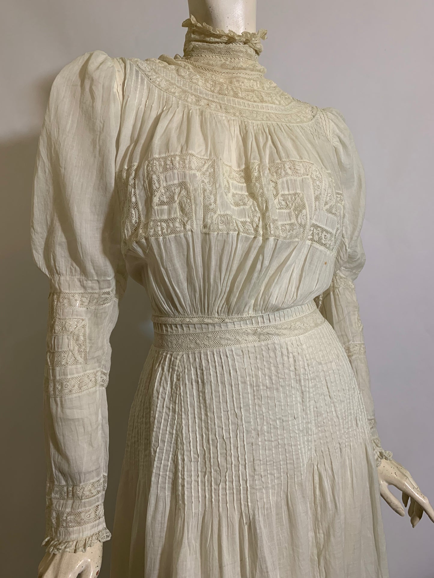 Sweet White Lawn Cotton Pin Tucked Lace Trimmed Garden Party Dress circa 1890s