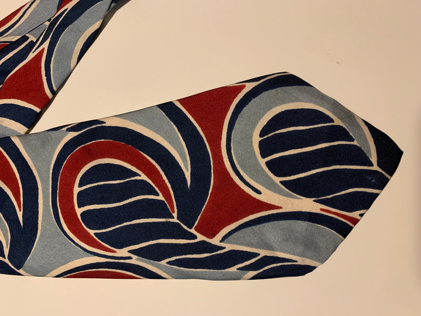 Swirled Design Burgundy and Blue Silk Men's Tie circa 1940s