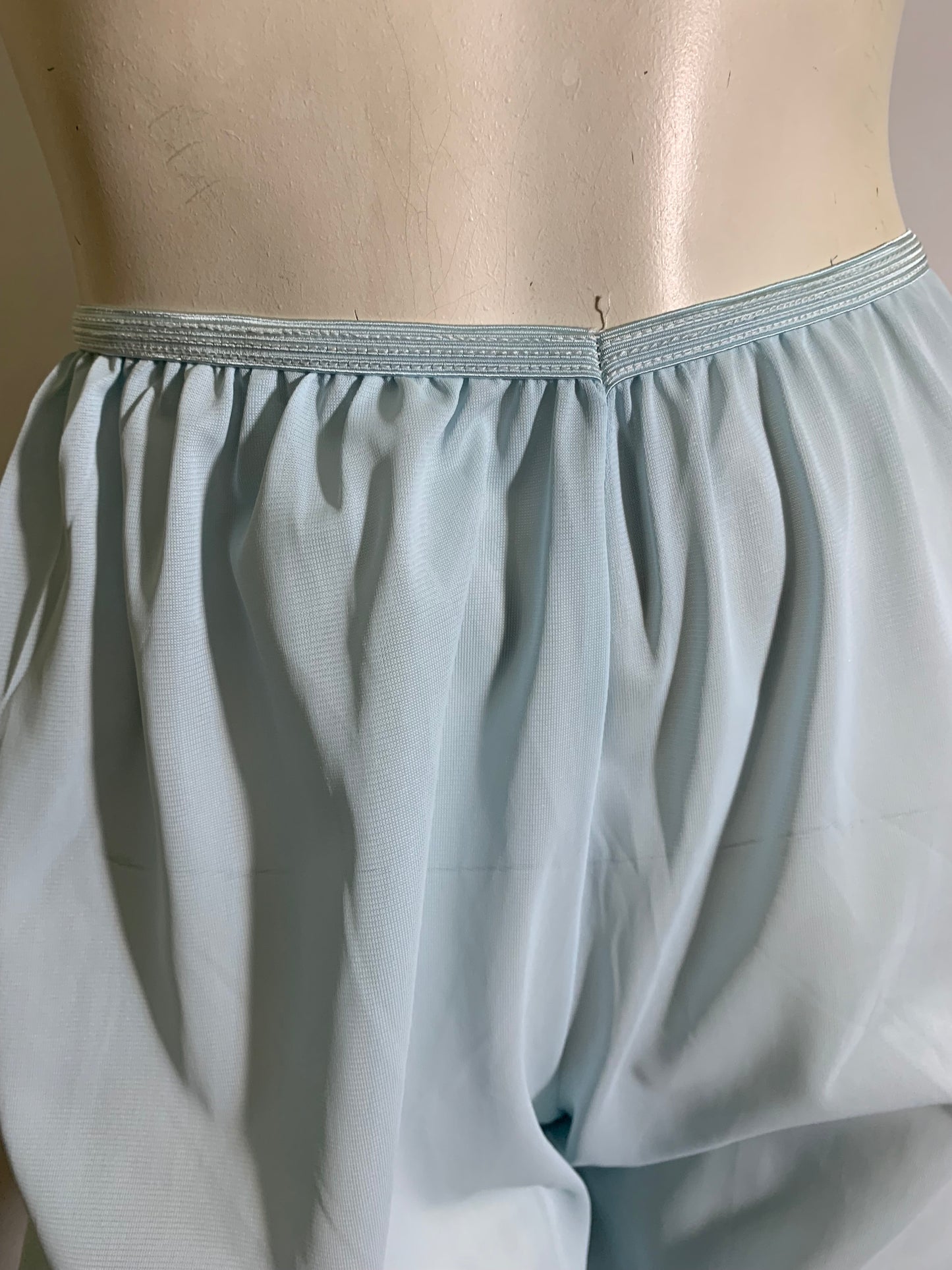 Baby Blue Nylon & Chiffon 2 Pc Pajama Set Capri Pants Blouson Top circa 1960s