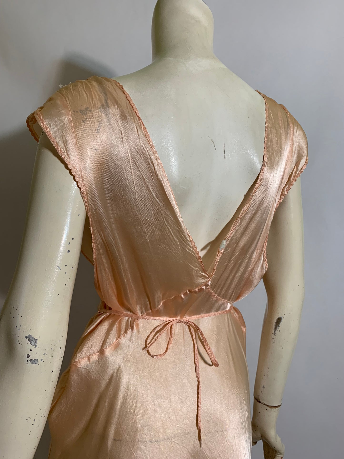 Pretty Peach Low Back Bias Cut Nightgown circa 1940s L