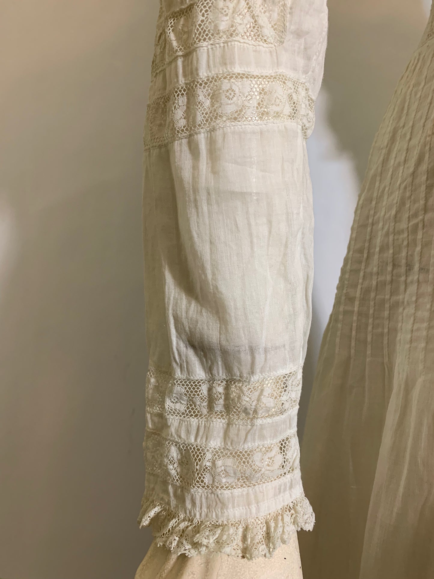 Sweet White Lawn Cotton Pin Tucked Lace Trimmed Garden Party Dress circa 1890s