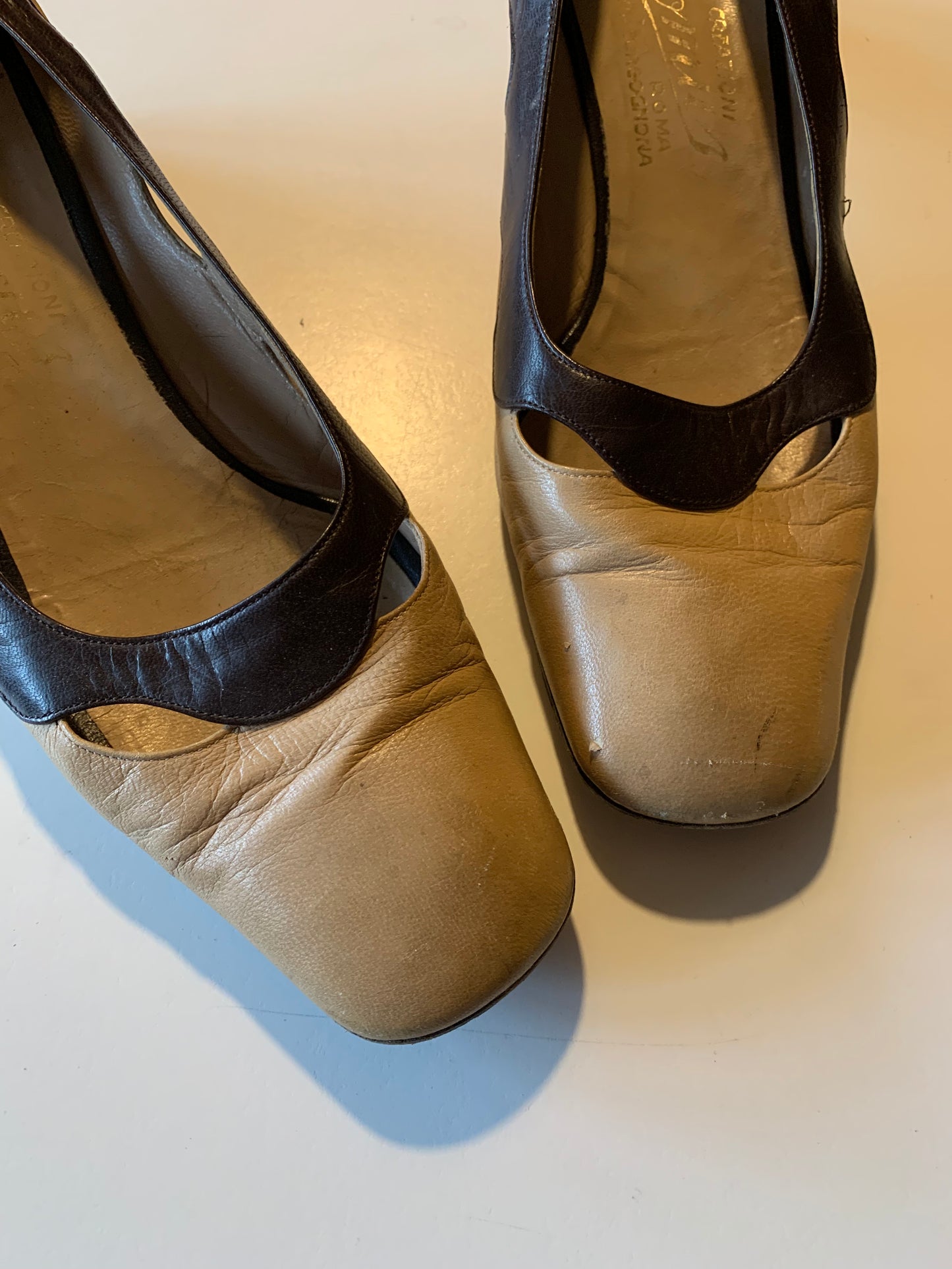 Two Tone Caramel and Cocoa Square Toe Low Heel Shoes circa 1960s W 7