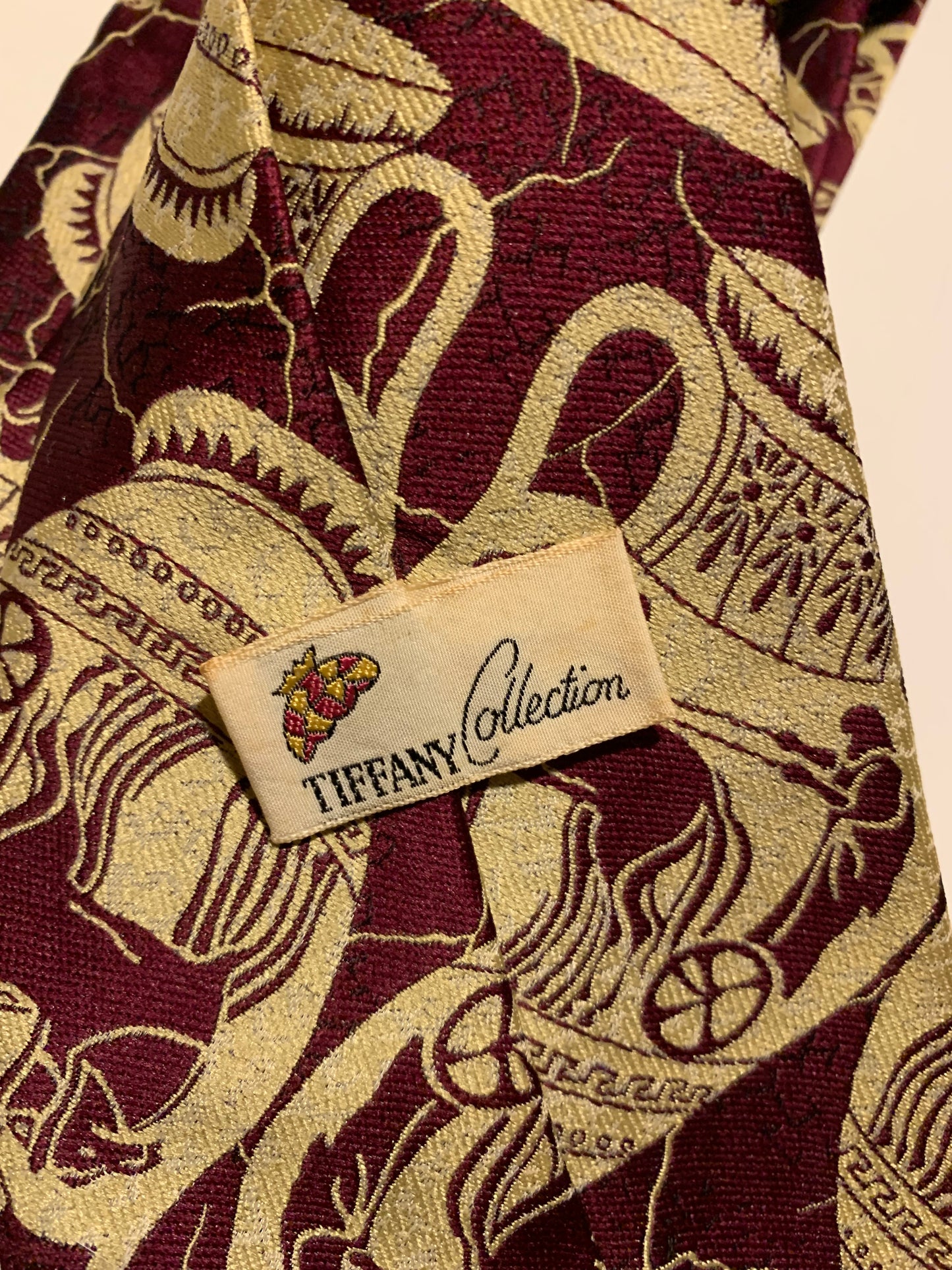 Aubergine Roman Pottery Design Men's Tie circa 1970s