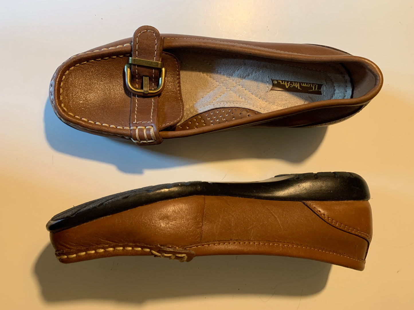 Classic Little Brown Buckle Topped Loafers circa 1980s sz 6