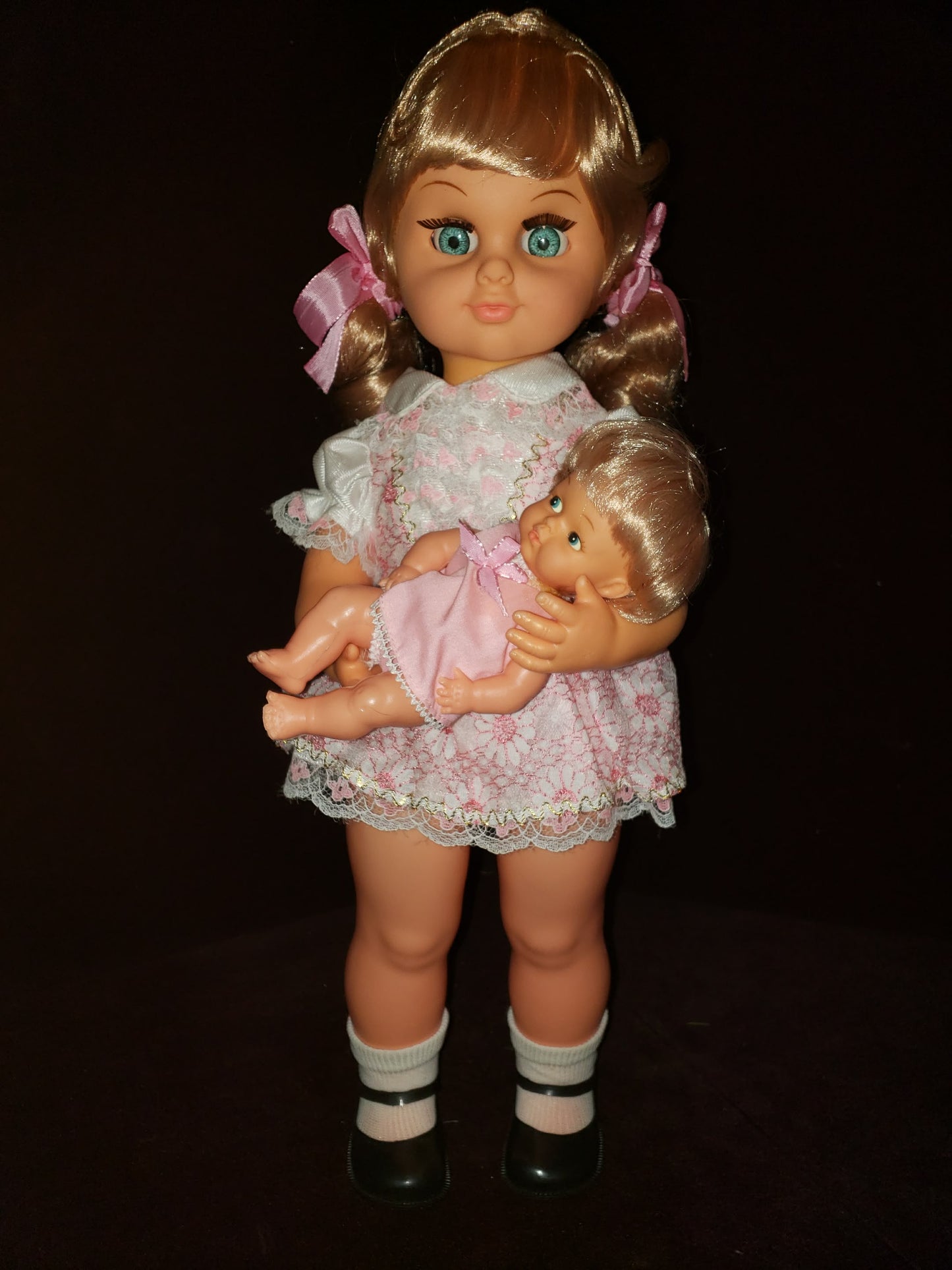 Jane & Jenny Musical Lullaby Rocking Doll Set 1980s