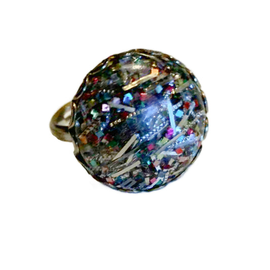 Glitter Confetti Lucite Ring circa 1960s