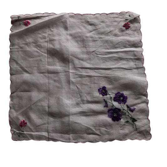 Pink Scalloped Edge Embroidered Pansy Handkerchief circa 1940s
