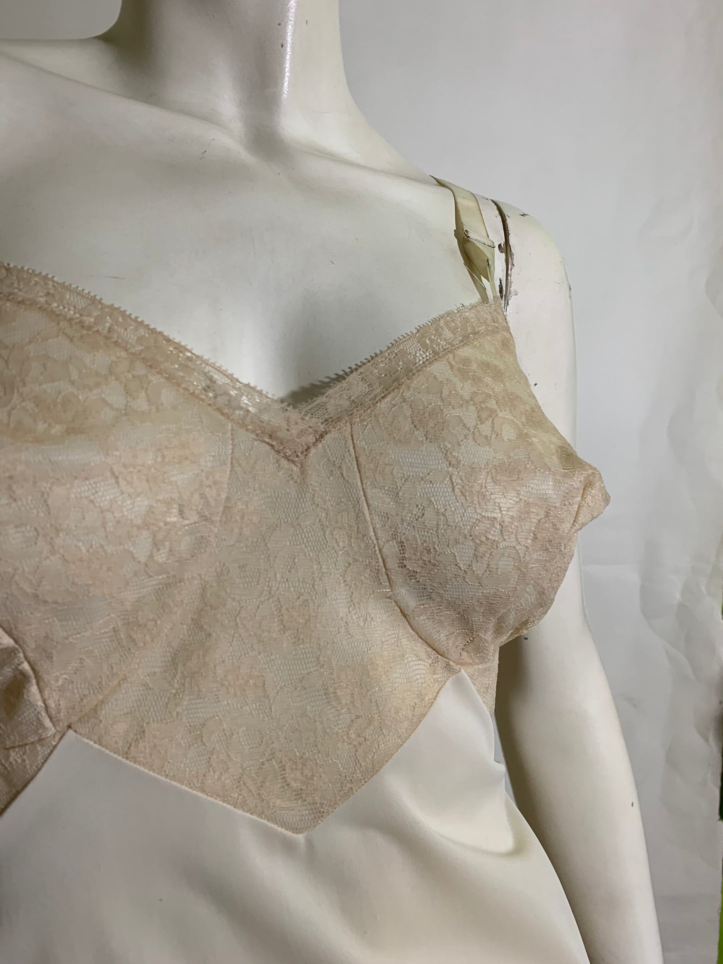 Warm Off White Nylon Lace Trimmed Slip circa 1960s 36S