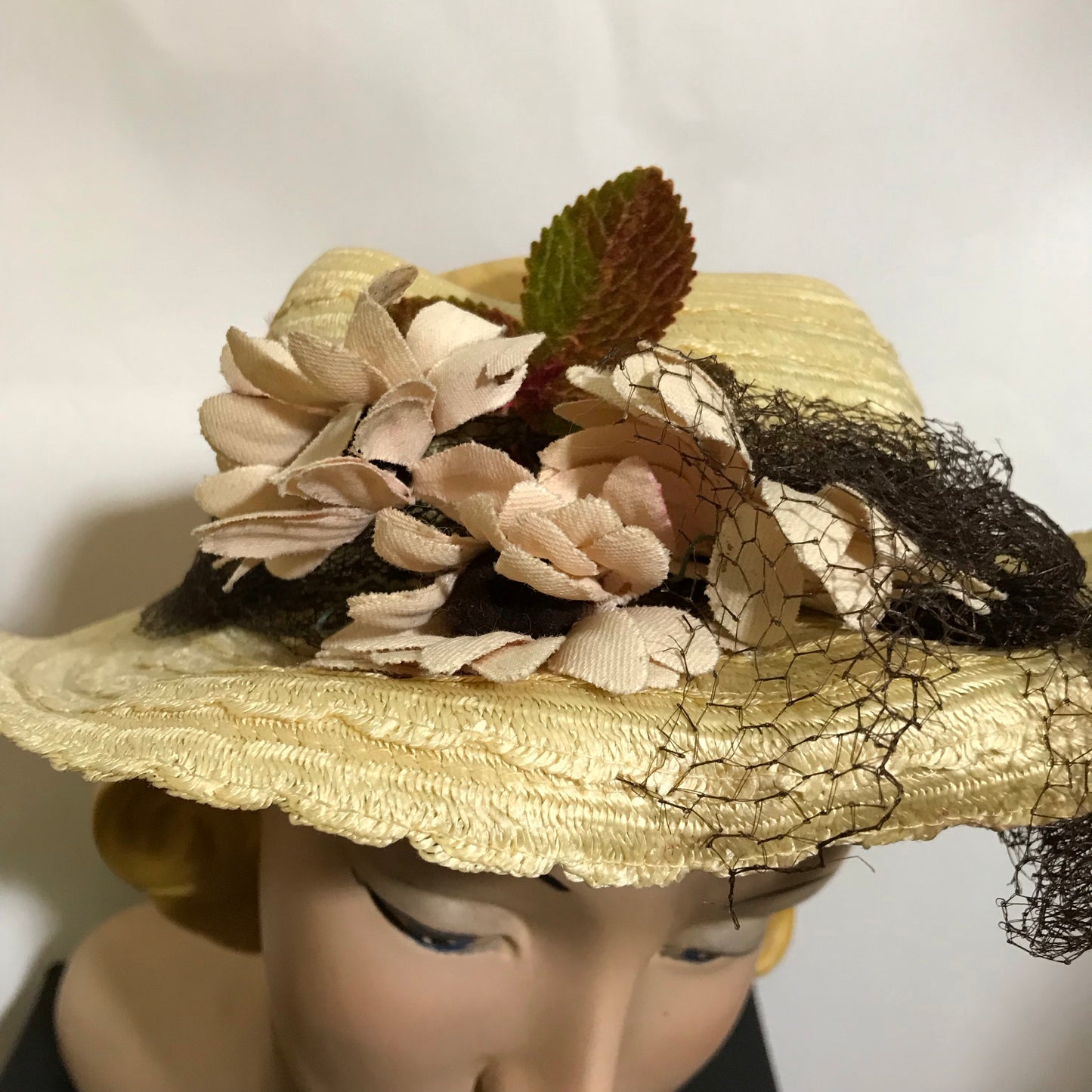 Natural Sisal Open Crown Hat with Flowers circa 1940s