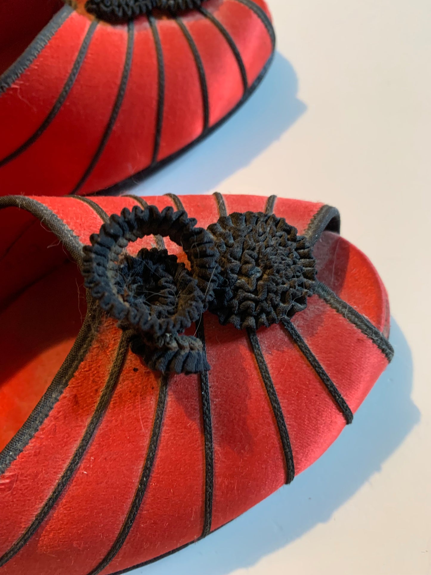 Rare Red and Black Satin Art Deco Peep Toe Boudoir Slippers Shoes circa 1940s 7