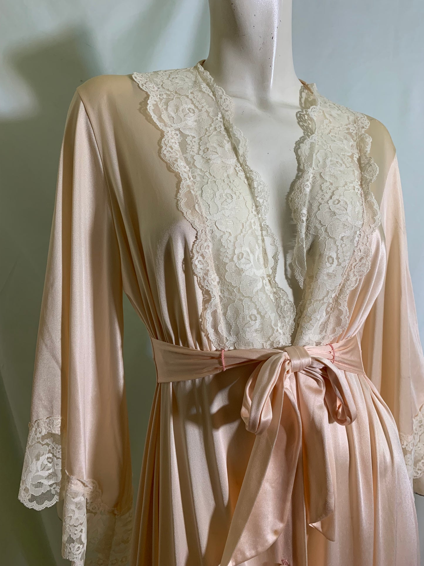 Dreamy Pale Pink Nylon Dressing Gown Robe Lace Trim Batwing Sleeves circa 1980s