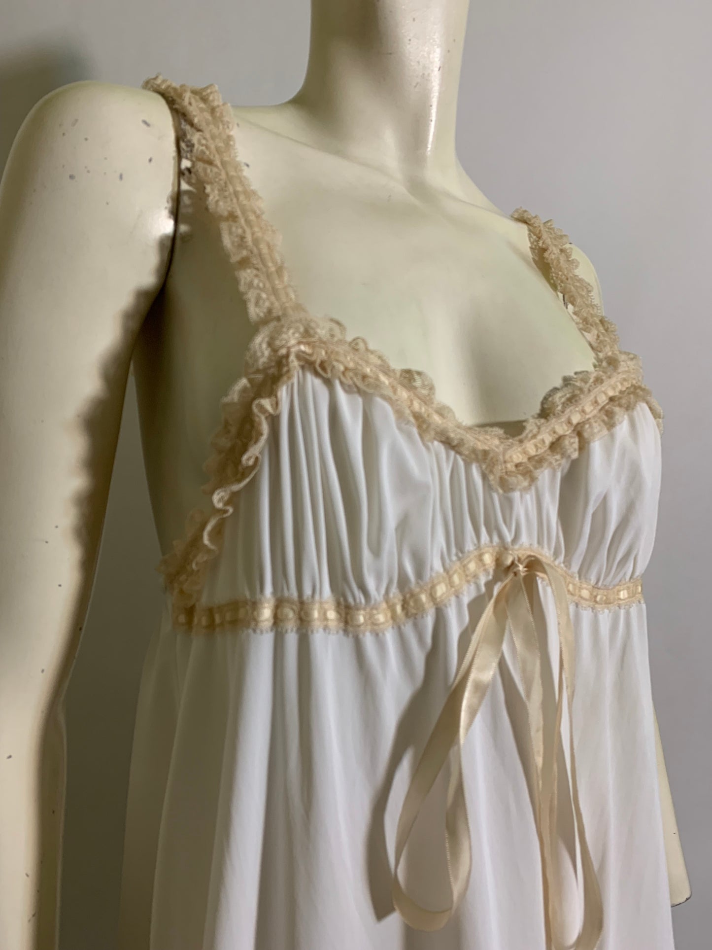 Romantic Porcelain White Nylon Nightgown & Robe Peignoir Set with Ribbons and Lace circa 1970s