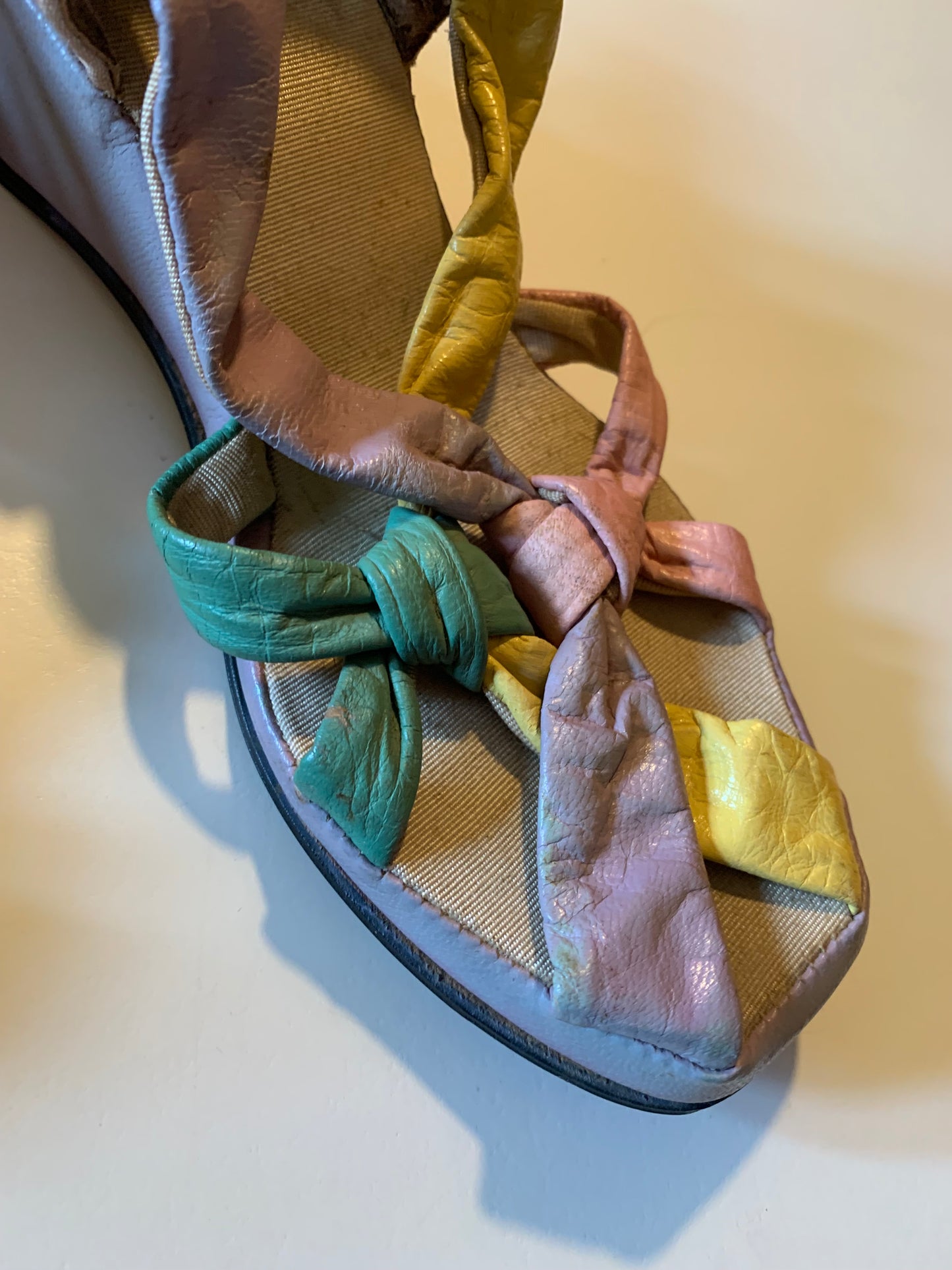 Pastel Leather Twist Top Wedge Shoes circa 1940s US 4.5