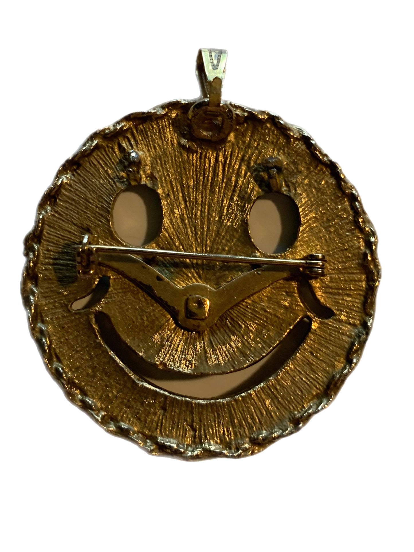 Stylized Brushed Gold Metal Happy Face Brooch/Pendant circa 1970s