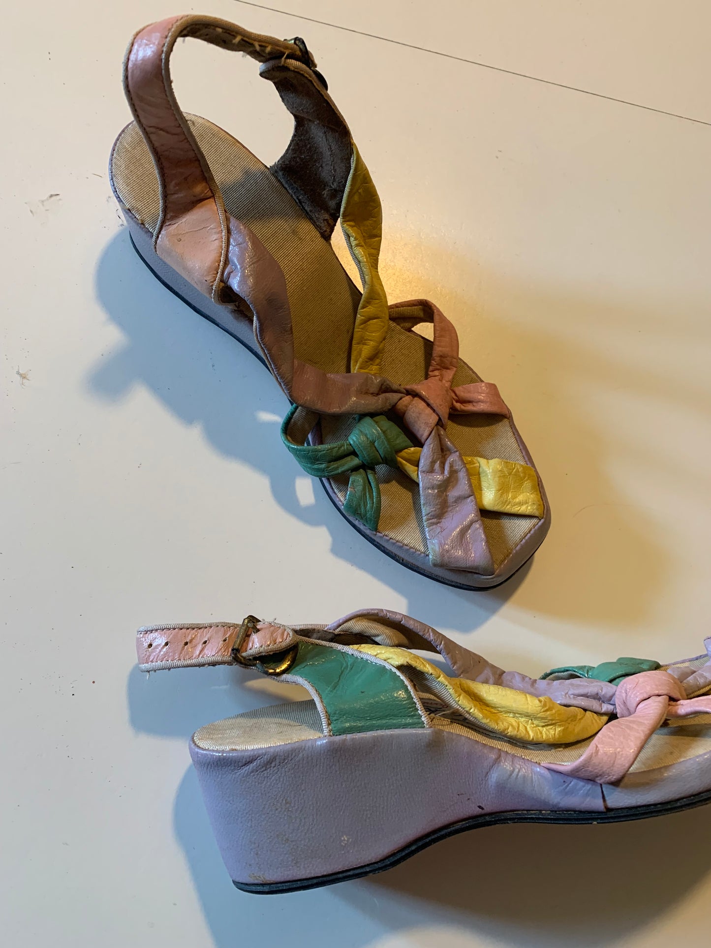 Pastel Leather Twist Top Wedge Shoes circa 1940s US 4.5