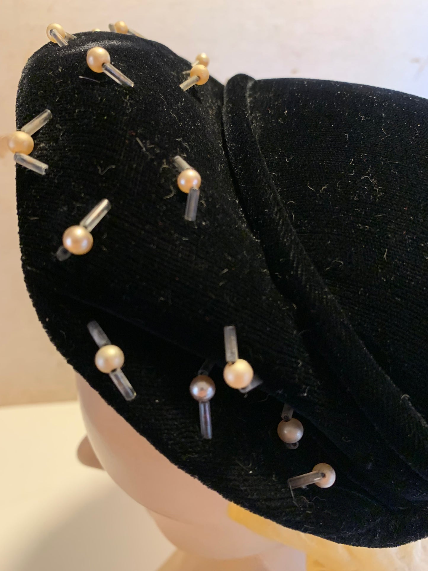 Pearl and Gold Bead Dotted Black Velvet Cocktail Hat circa 1950s