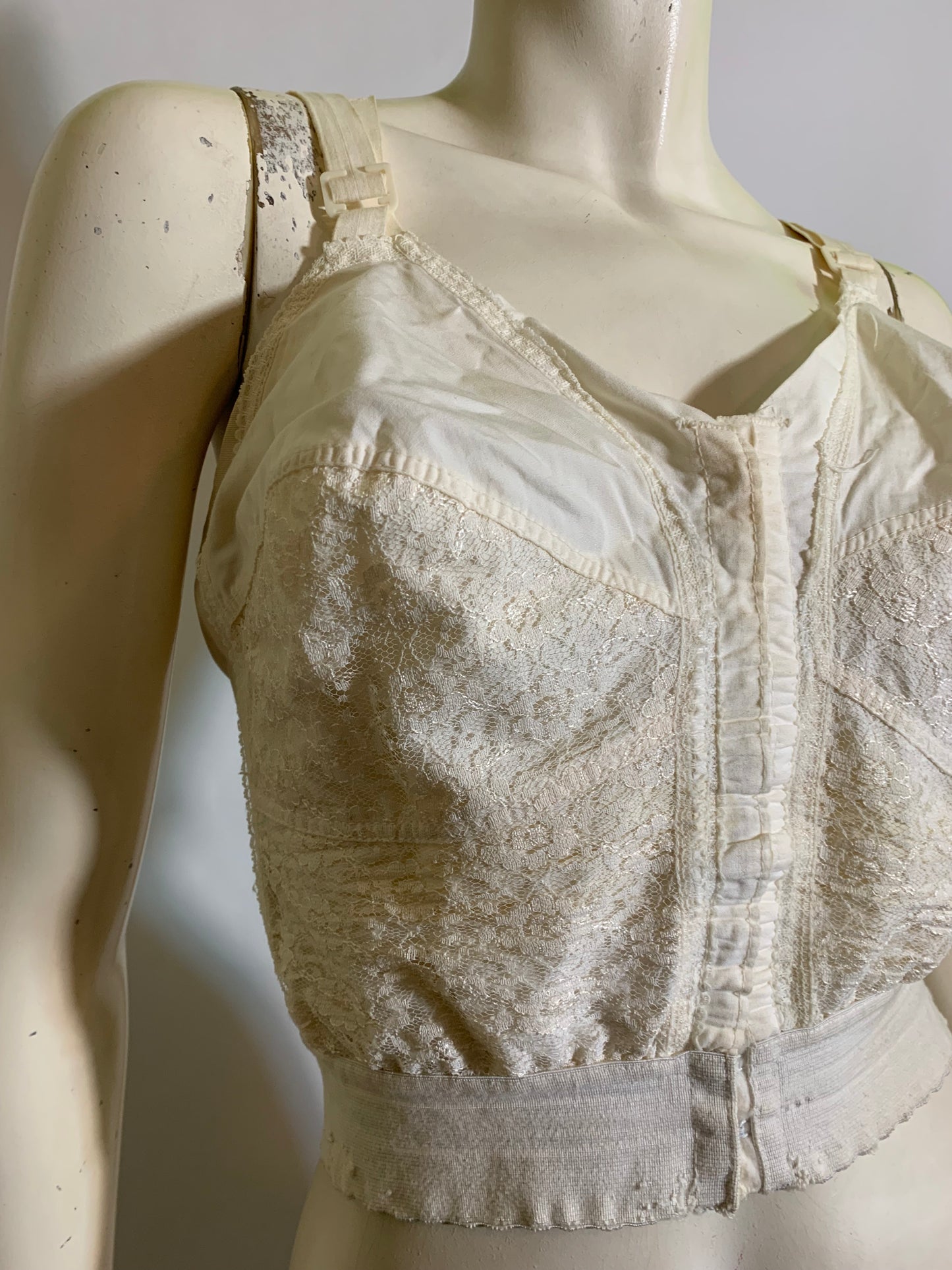 Pin Up Peaked Bust White Cotton Lace Bra circa 1960s