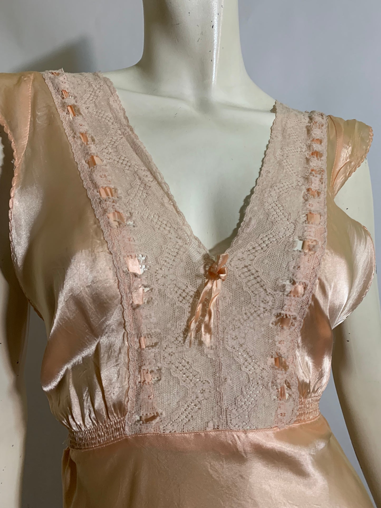 Pretty Peach Low Back Bias Cut Nightgown circa 1940s L
