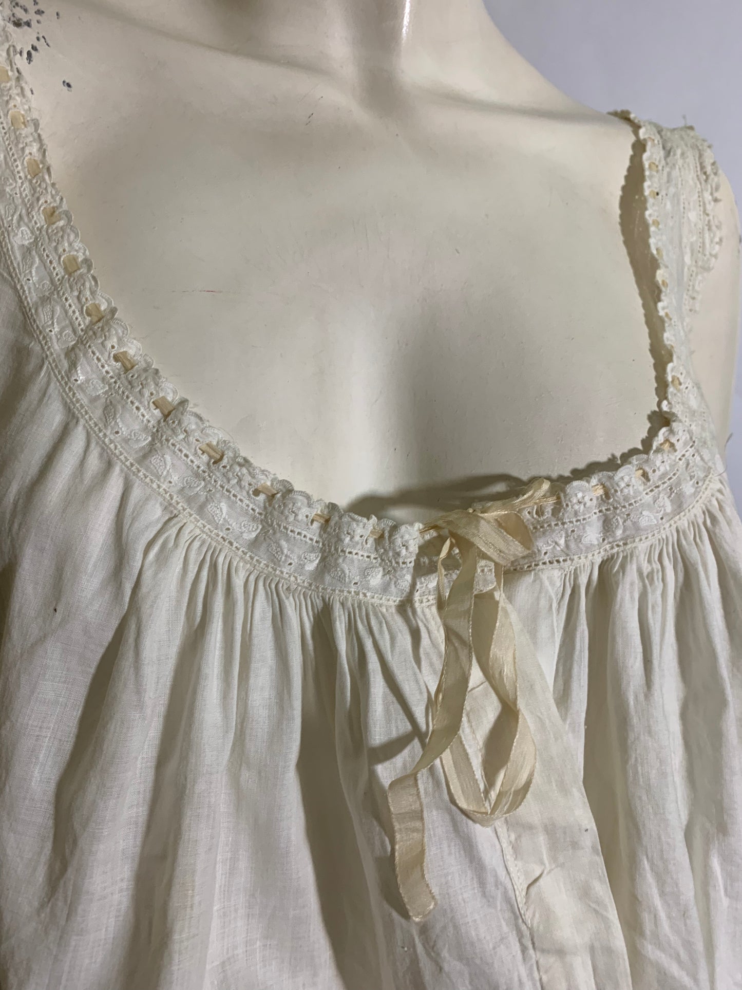 Gibson Girl White Cotton Lace Accented Corset Cover circa 1910s