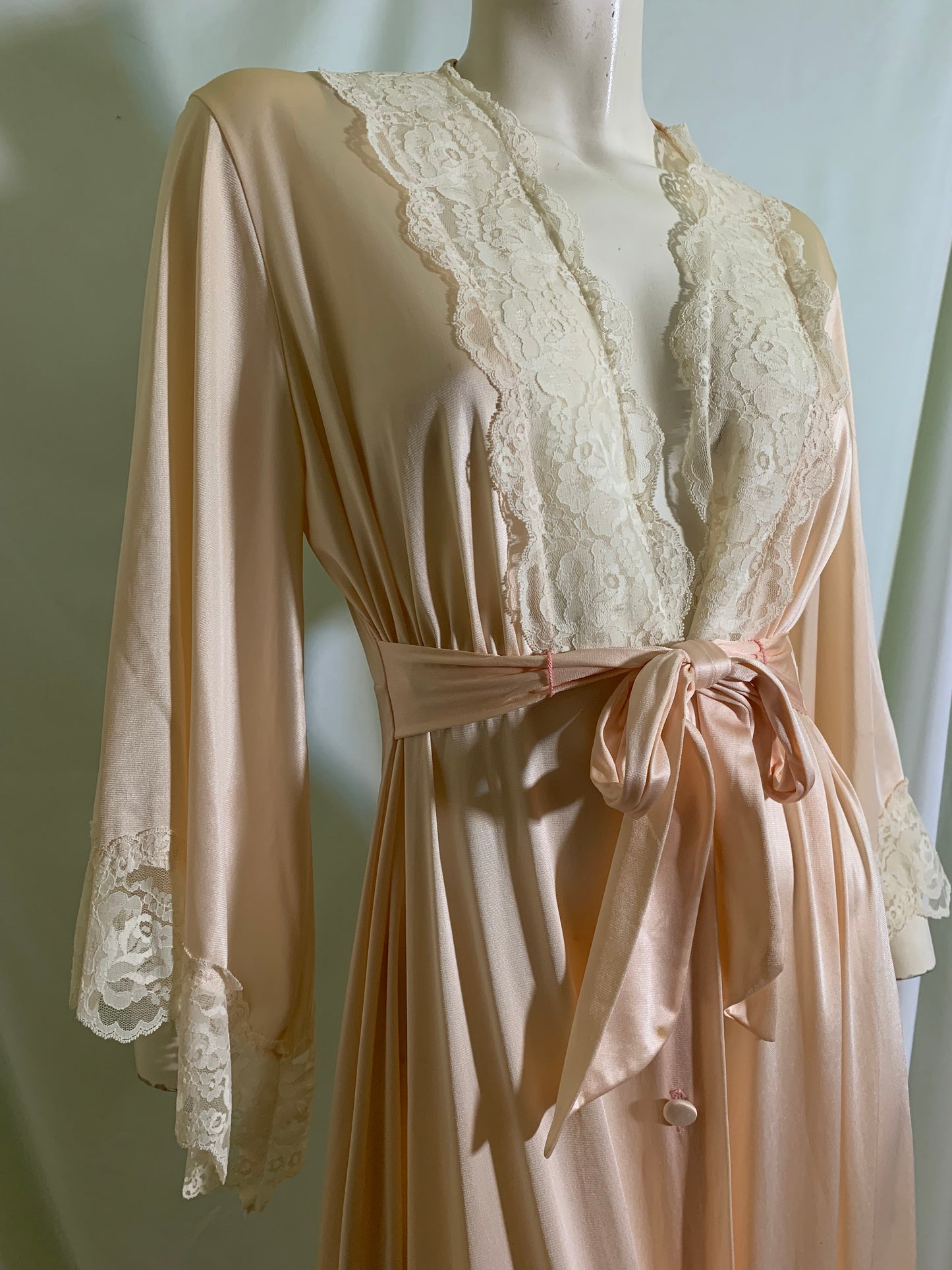 Dreamy Pale Pink Nylon Dressing Gown Robe Lace Trim Batwing Sleeves circa 1980s