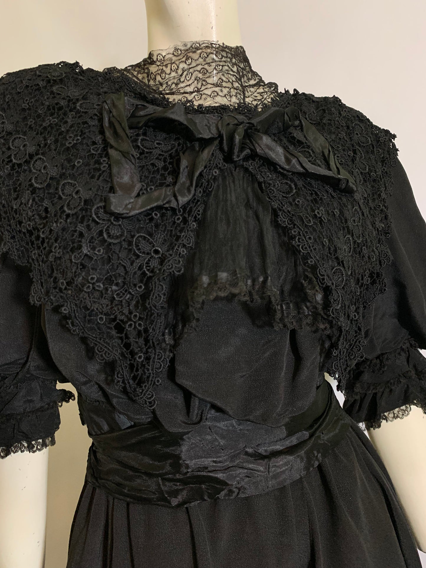 Black Faille Lace and Bow Trimmed Two Piece Mourning Dress and Hat circa 1910s