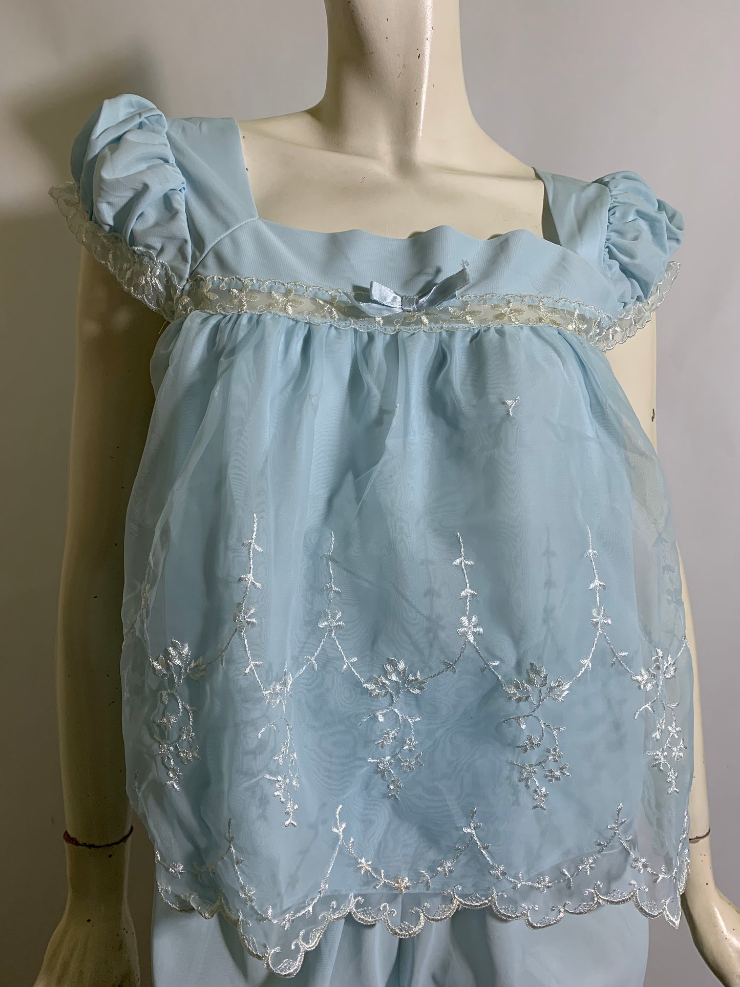 Baby Blue Nylon & Chiffon 2 Pc Pajama Set Capri Pants Blouson Top circa 1960s