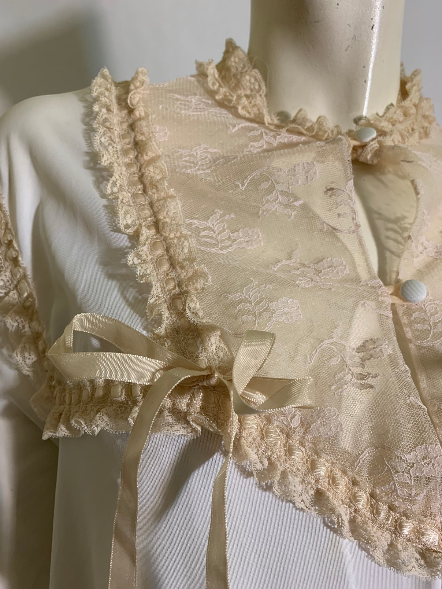 Romantic Porcelain White Nylon Nightgown & Robe Peignoir Set with Ribbons and Lace circa 1970s