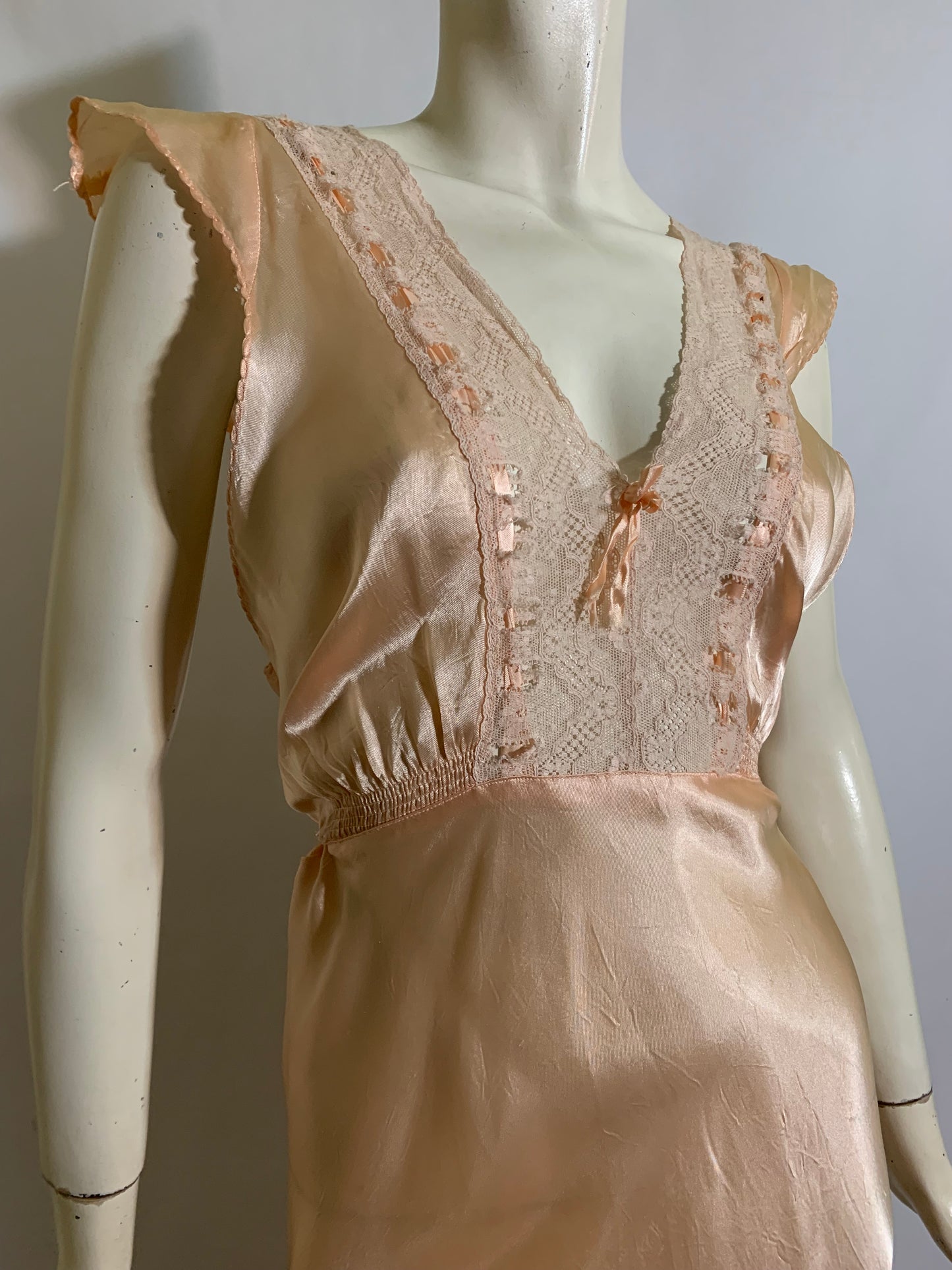 Pretty Peach Low Back Bias Cut Nightgown circa 1940s L