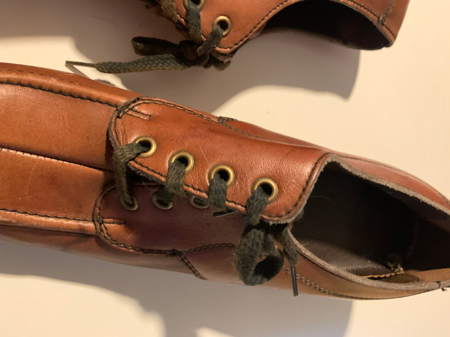 Men's Chunky Heeled Leather Loafer Shoes circa 1970s US 8.5
