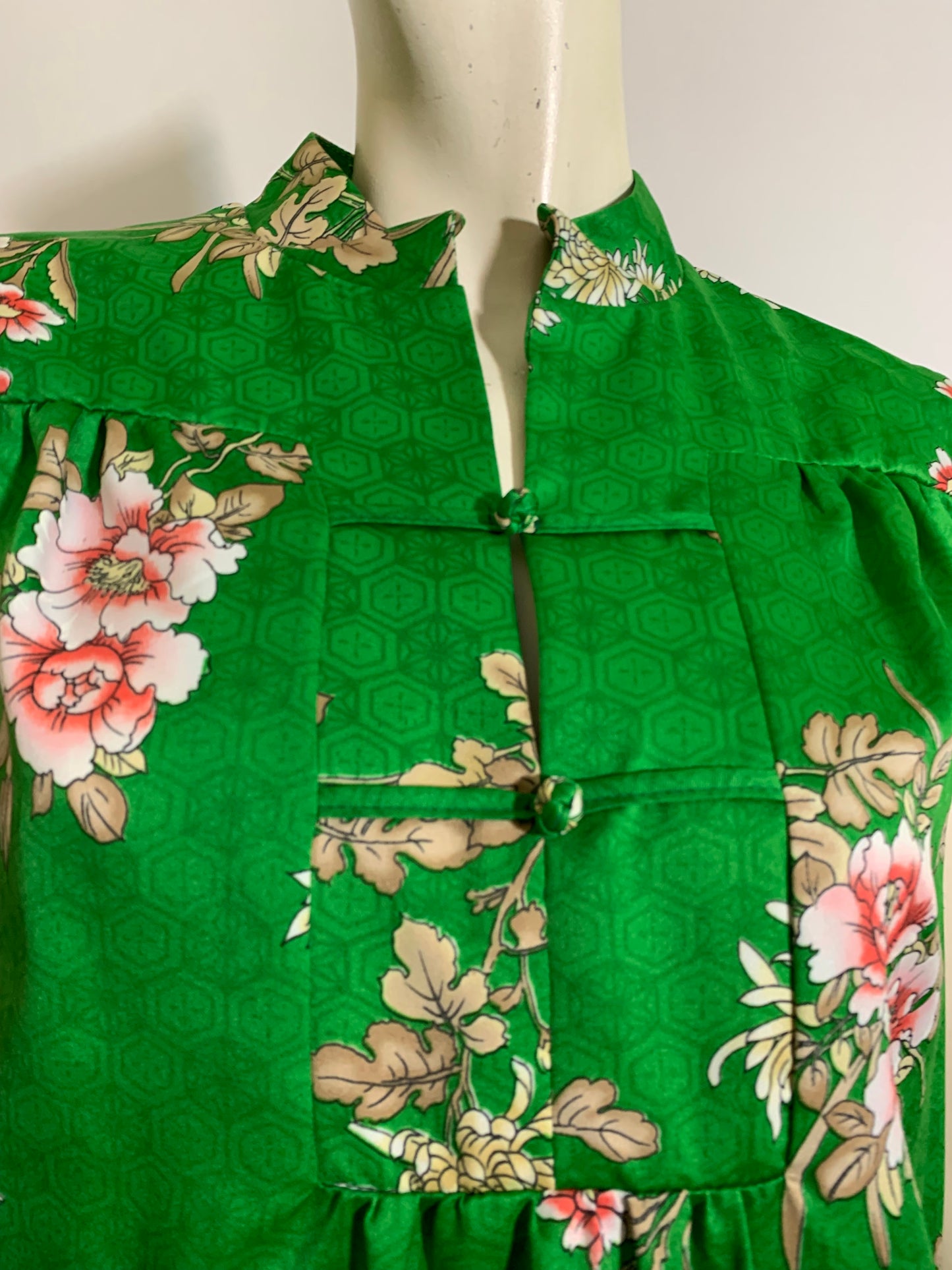 Dahlia Print Asian Inspired Green Sleeveless Maxi Dress circa 1970s