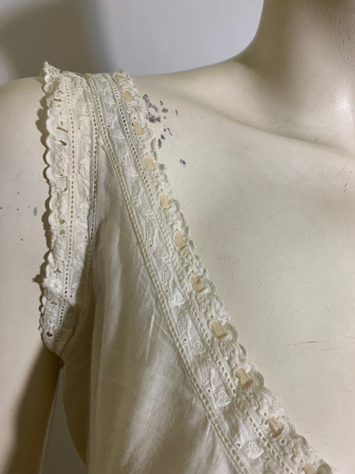Gibson Girl White Cotton Lace Accented Corset Cover circa 1910s