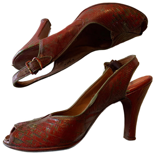 Red Lizard Skin Slingback Peep Toe Shoes circa 1940s 6N