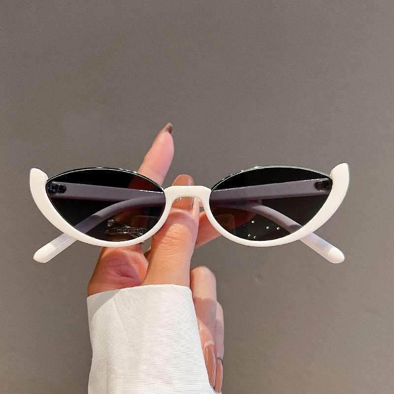 Underscored- the Half Lens Cat Eye Sunglasses