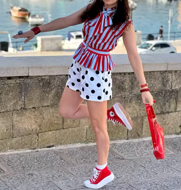 Trapezius- the Circus Striped Sleeveless Blouse with Bow