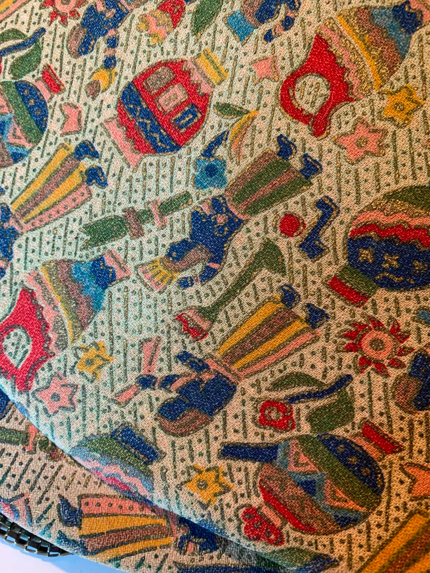 Egyptian Revival Print Fabric Covered Handbag Kiss Lock Chain Strap circa 1940s