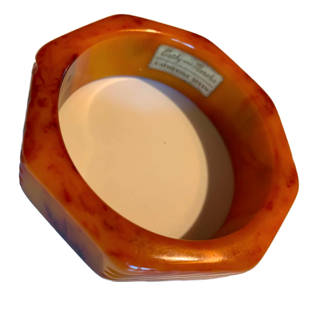 Fiery Burnt Orange Carved and Beveled Bakelite Bangle Bracelet circa 1940s