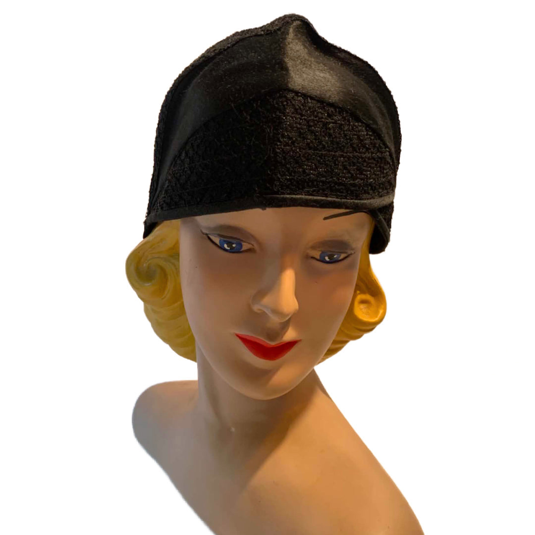 Black Art Deco Silk and Sisal Cloche Hat circa 1920s