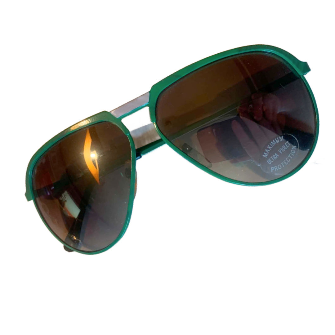 Kelly Green Aviator Style Metal Frame Sunglasses circa 1980s