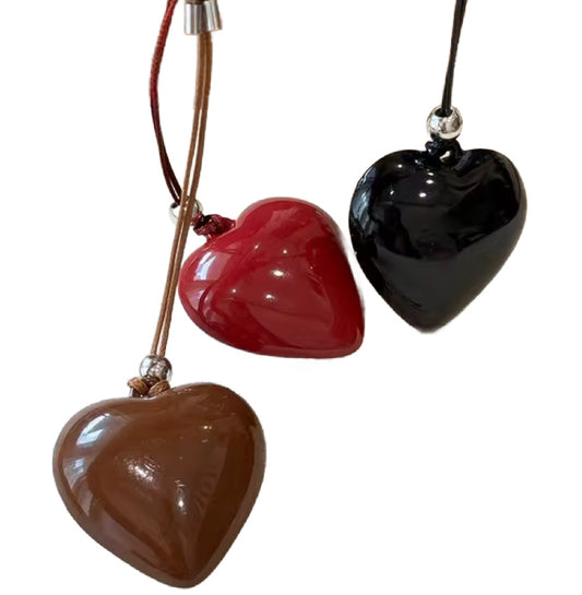 Nancy- the Acrylic Heart Pendant Necklace 3 Colors